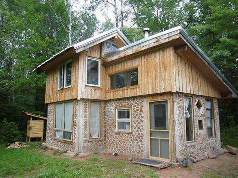 this tiny home was built several years ago using green