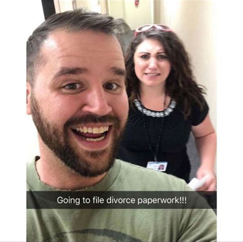 14 Ex Couples Are Posting Hilarious Divorce Selfies