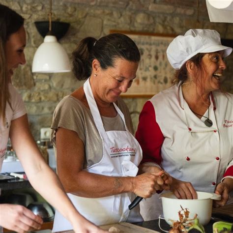 cooking classes in italy learn to cook at luxurious villas in tuscany