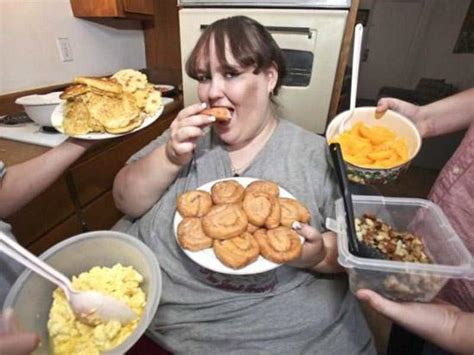 Susanne Eman Eats 30 000 Calories A Day To Become The Fattest Bride In
