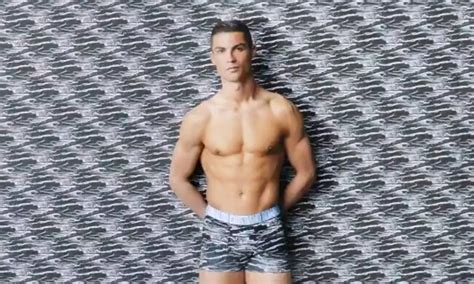 Cristiano Ronaldo Mostra ótima Forma Em Propaganda De Cueca Jornal O