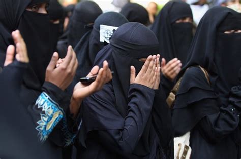 Sharia Court Warning ‘anti Women Islamic Law Operating In The Uk