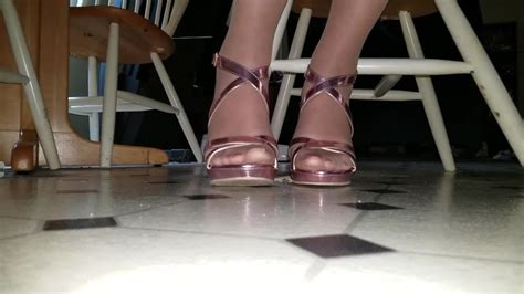 crossdresser feet in pantyhose and heels