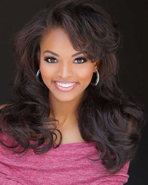 first two preliminary winners crowned at the miss mississippi pageant