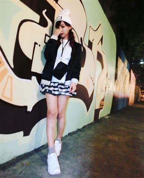cutest taiwanese waitress weiwei 16 viral instagram photos mcdonald s goddess reckon talk