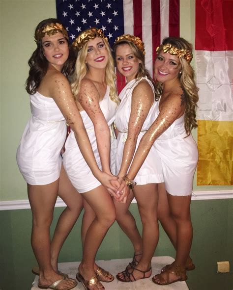 3 Ways To Make A Toga Costume Out Of A White Sheet In 2019