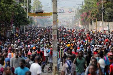 haiti reaches  breaking point   economy tanks  violence soars