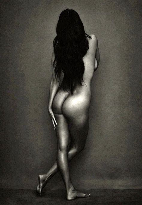 kourtney kardashian naked photo shoooting for gq scandal