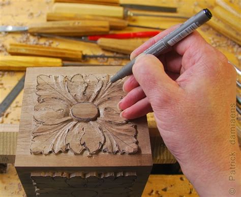 ornamentsnijder patrick damiaens een rozet snijden  hout het sculpteren van een rozet