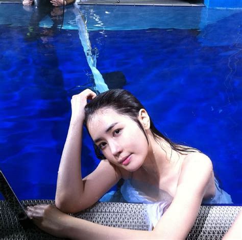 [pictures] Lee Da Hae Is Shooting A Cf In The Water