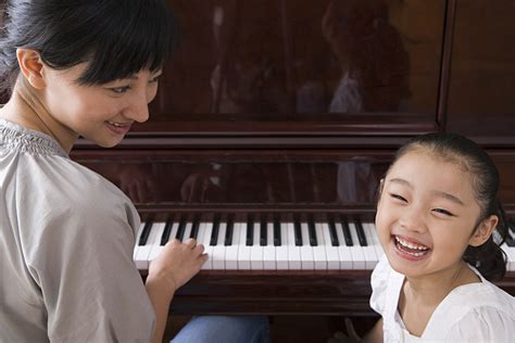 bend backwards to teach piano lessons in your home
