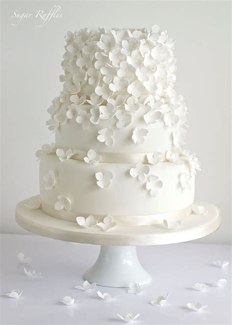 30 delicate elegant simple white wedding cakes 2023 deer pearl flowers