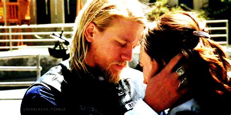 ‘sons of anarchy ends — jax s 10 sexiest moments in pics