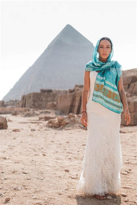 egypt bride wears wedding dress in 33 countries on