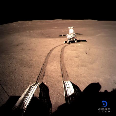 china broadcasts thrilling pictures    side   moon techcentral