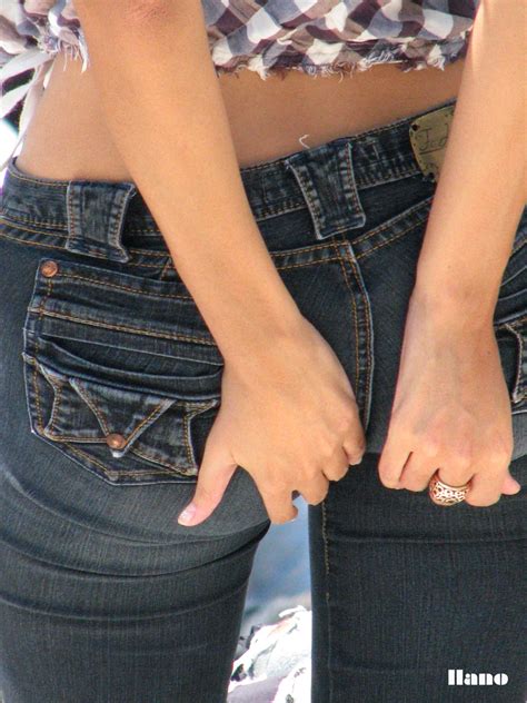 Perfect Round Ass In Jeans Divine Butts Candid Milfs