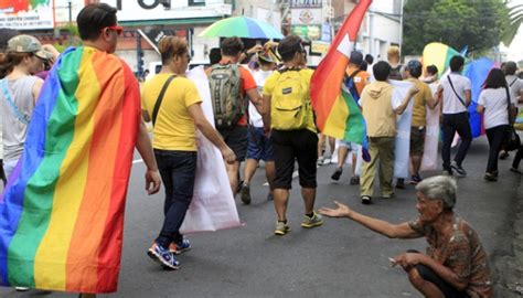 warna warni kemeriahan parade gay di sejumlah negara