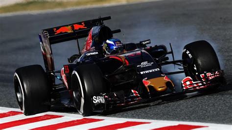 verstappen legt meeste ronden af bij derde testdag  barcelona nu