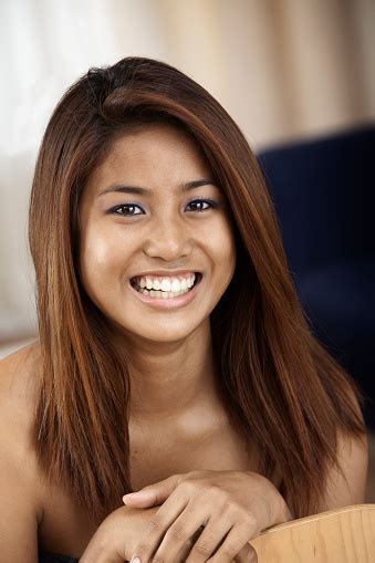 smiling filipino woman foto stok unduh gambar sekarang etnis
