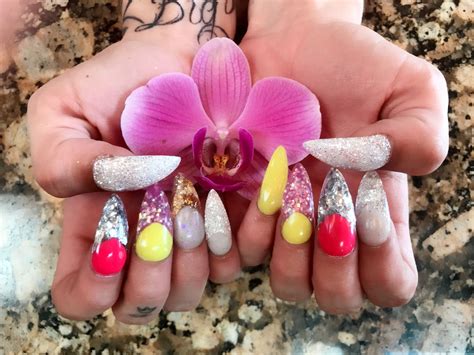 love  glittering nail bar  spa queen nails glitter creative
