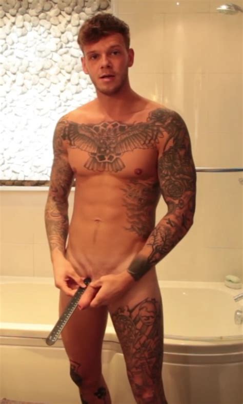 omg he s naked tattooed x factor uk contestant ellis lacy omg blog [the original