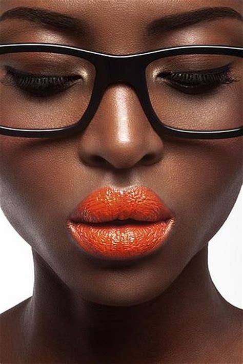 10 Best Lipstick Colors For Dark Skin