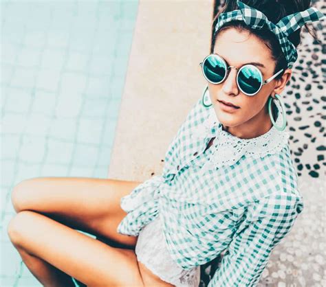 The Most Flattering Sunglasses For Women With Small Faces