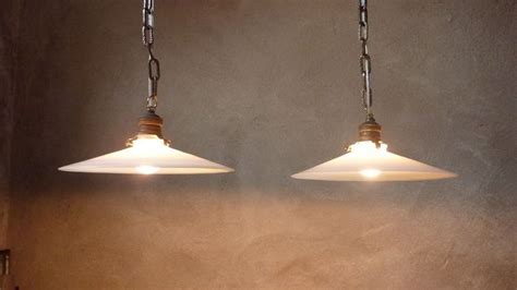 geveild bij catawiki twee opaline hanglampen eerste helft  eeuw  hanglamp verlichting