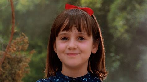 así luce ahora mara wilson la actriz que interpretó a la primera