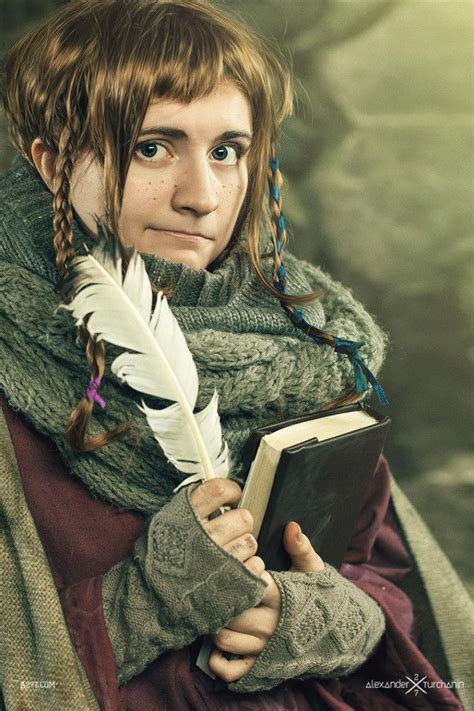 women cosplaying as male characters from the hobbit geekologie