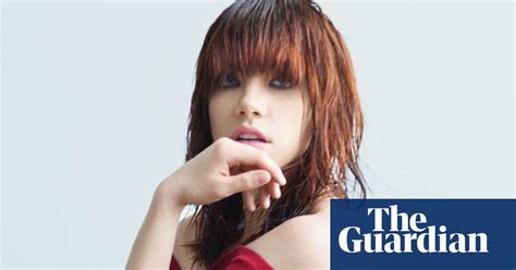 carly rae jepsen ‘i sound gritty because i was vaping for a week