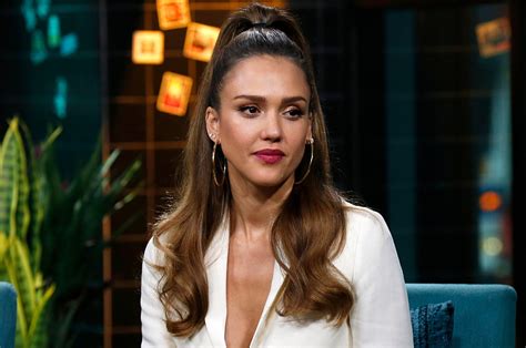 Jessica Alba Gives Zero F Ks What People Think Of Her Body
