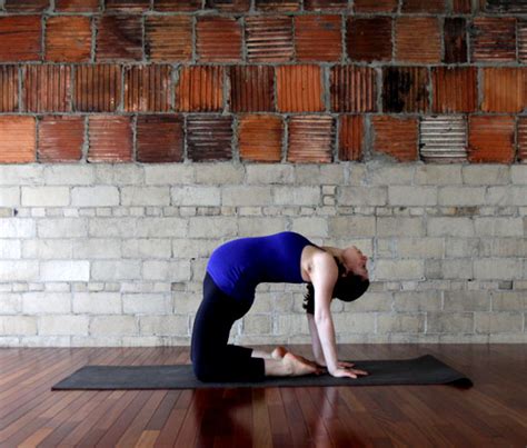 hip and back yoga stretches for pregnancy popsugar moms