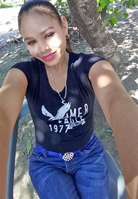 Casual Dating Nelfily Female 28 Dominican Republic Girl From