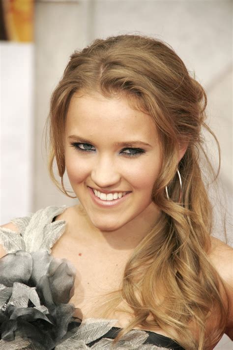 emily osment cute hq photos at the premiere of walt disney pictures hannah montana the movie