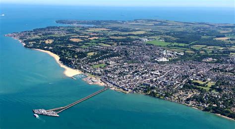 isle  wight towns   locked   part  outbreak response
