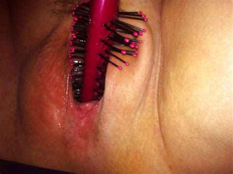 girls usinmg hair brushes to masturbate excellent porn