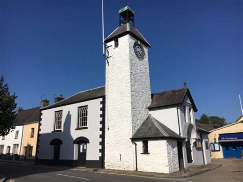 laugharne  west wales    travel