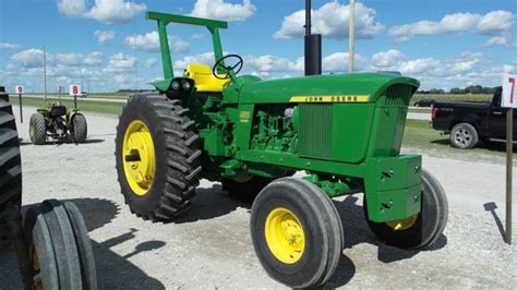 john deere  tractors  highest auction prices  year agweb