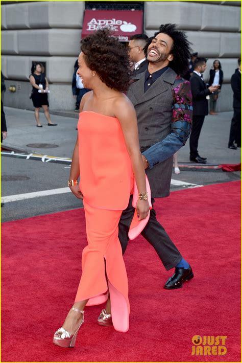 hamilton s renee elise goldsberry and daveed diggs win at