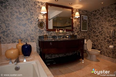 sexiest hotel bathrooms in las vegas