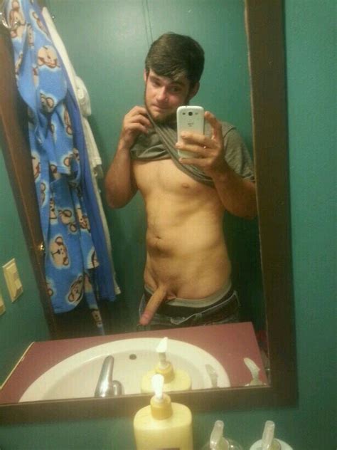 hairy college guy be4rdave on nude webcam mrgays