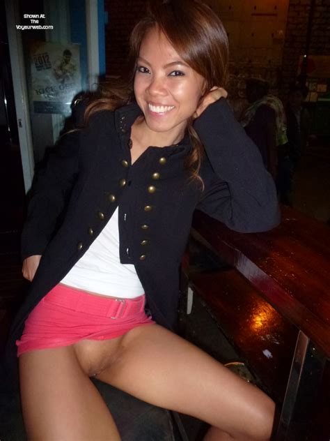 Flashing Pussy In Bars And Restaurants In Hong Kong August 2012