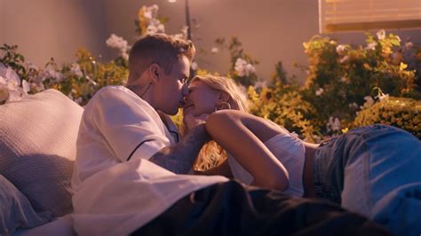 Justin Bieber And Hailey Baldwin’s Body Language In The “10 000 Hours