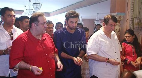 snapped ranbir along with randhir and rajiv kapoor seek blessing from
