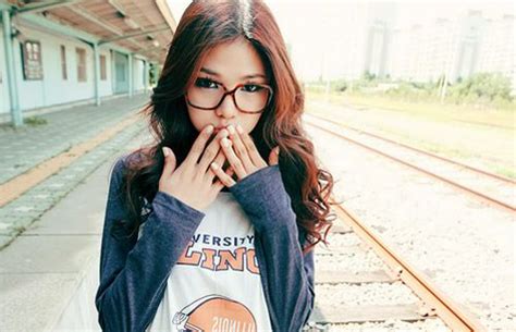 asian girl with glasses ladies with lenses pinterest beautiful