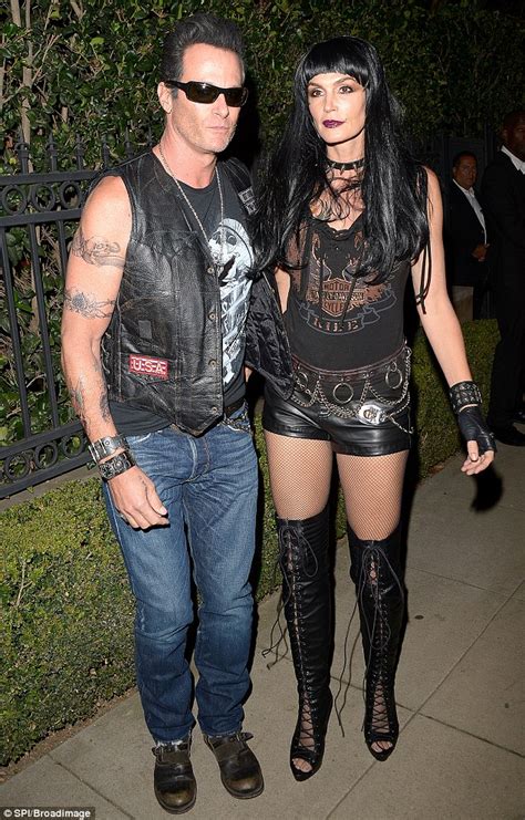 harry hamlin wears swastika for sid vicious costume while lisa rinna