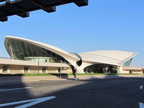 yorks jfk airport    build  swanky  hotel   vacant twa terminal