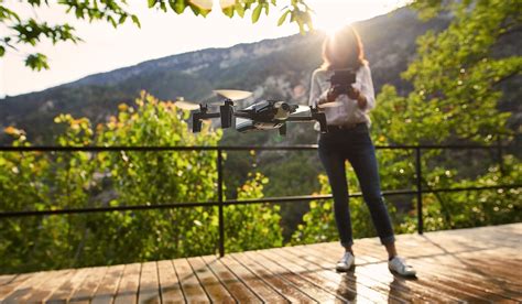 les micro drones moteur de la croissance de parrot au er trimestre  actu aero aaf