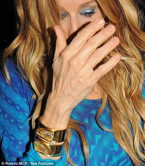 Sarah Jessica Parker Shows Off Her Incredibly Veiny Hand